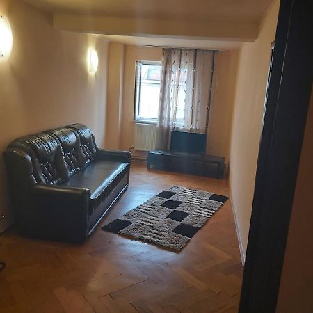 Kitty Apartament Apartment Bukares Bagian luar foto