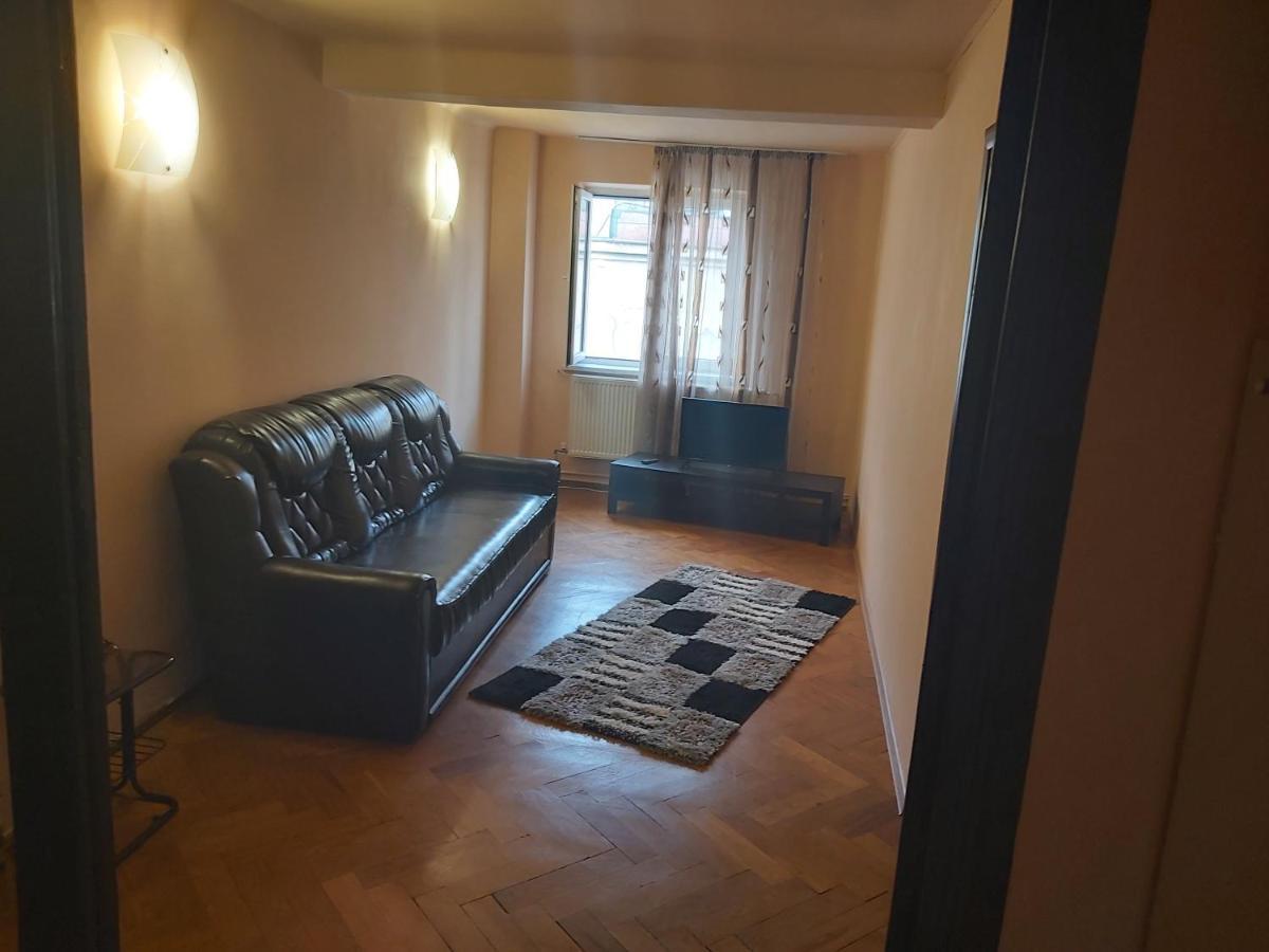 Kitty Apartament Apartment Bukares Bagian luar foto